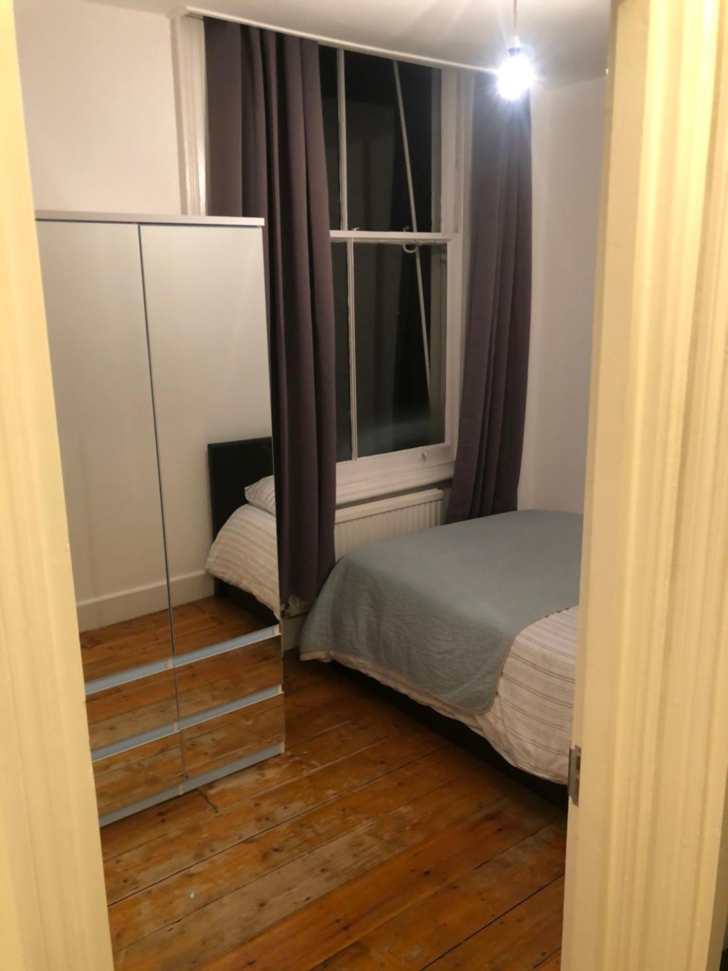 לונדון Cosy Double Room In West Kensington מראה חיצוני תמונה